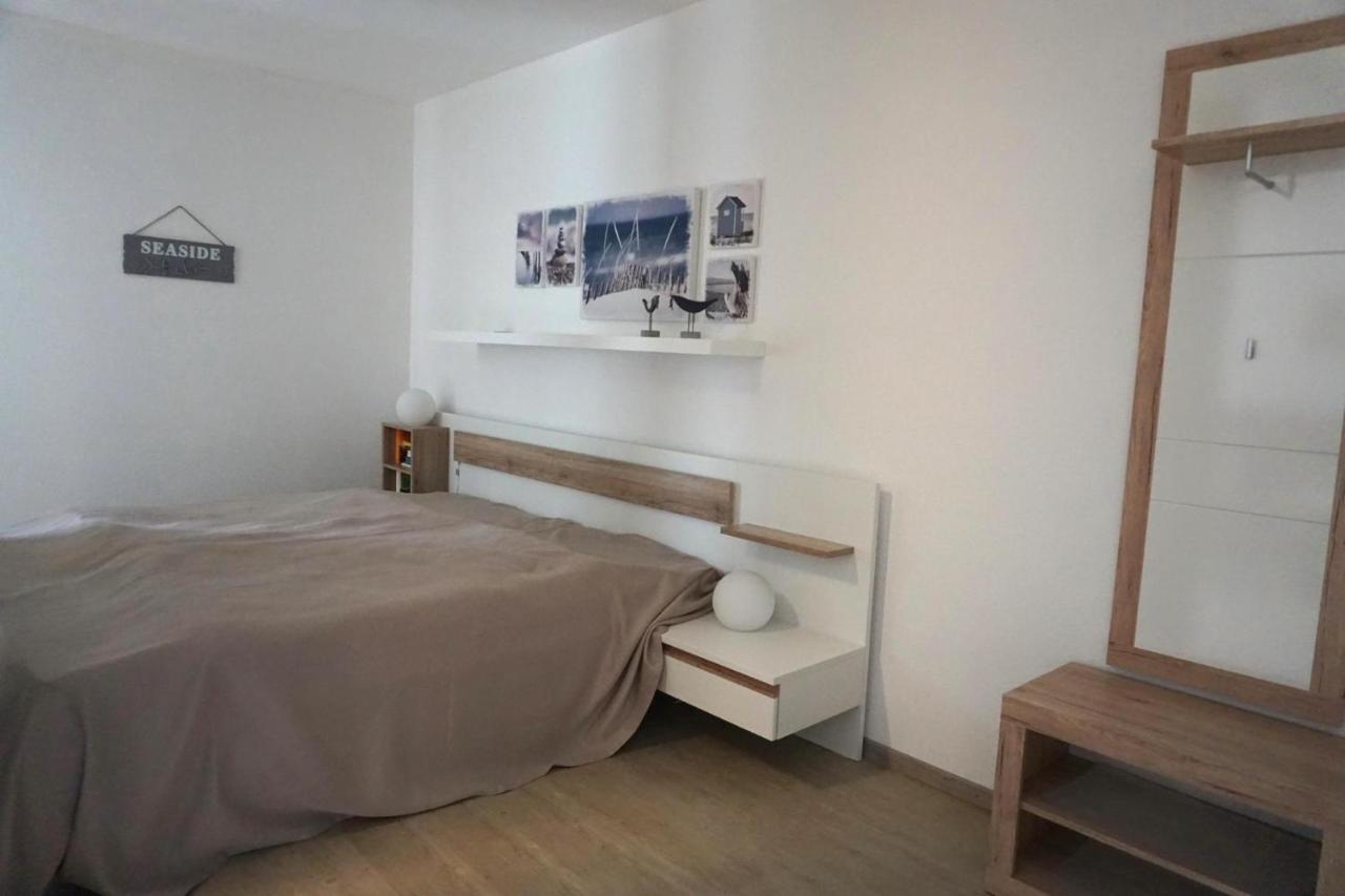 50180... Apartment Harlesiel Luaran gambar
